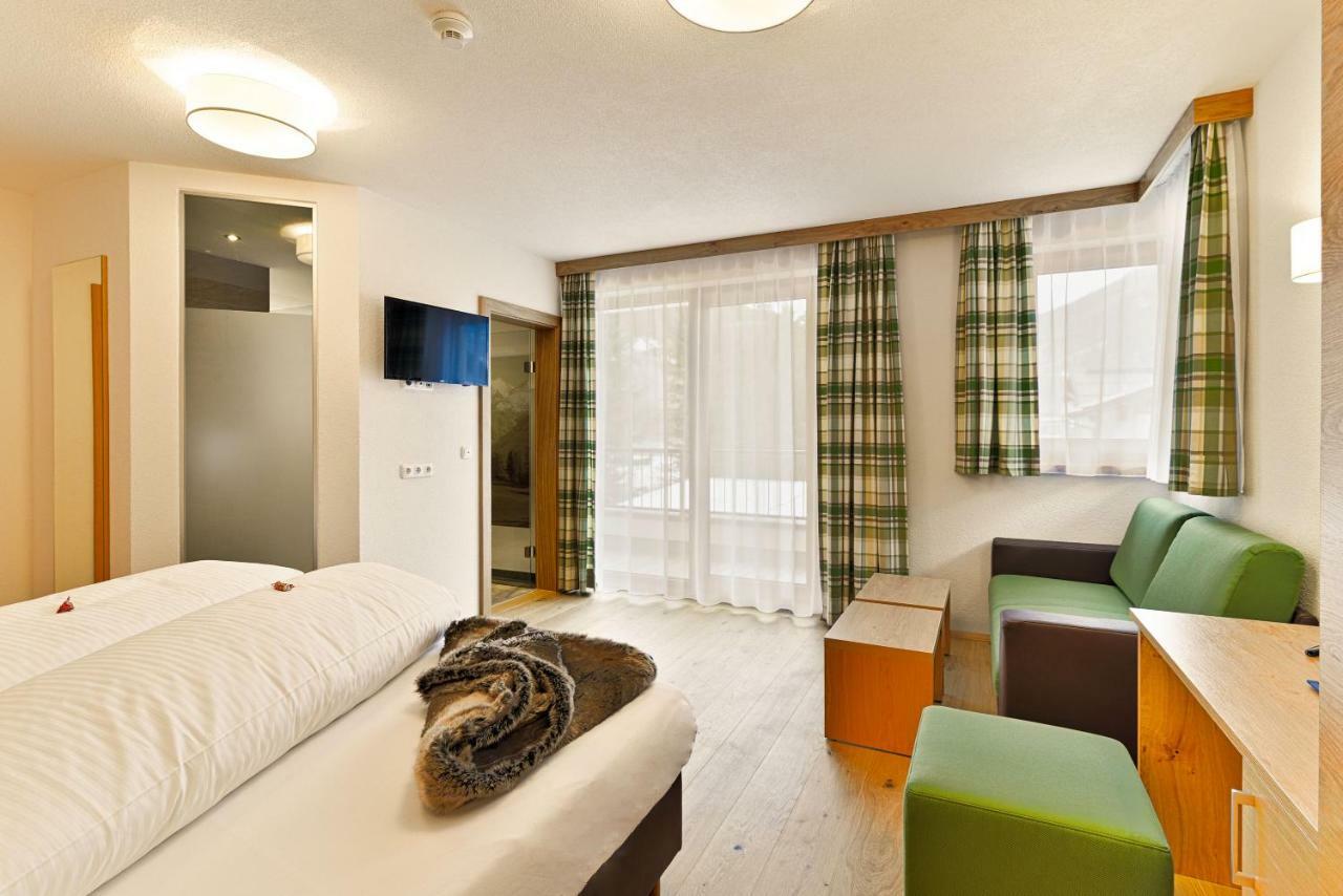 Hotel Enzian Paznaun 3*